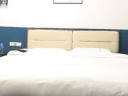 长相甜美短裙萌妹啪啪上位骑乘后入猛操