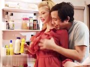 丰满的熟女被她的儿子朋友狠狠地操了一番无法忍耐大鸡巴直接巨乳弹出勾引操逼