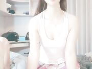 蜜臀少女 ️JK美少女 无套和炮友各种体位做爱 大美臀 后入 女上位都骚叫的不行