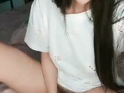 欲求不满的少妇露脸与小哥激情啪啪 边干边用AV棒自慰高潮不断