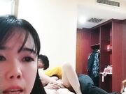 小荡妹 4P大秀 俩男俩女相互口爆 两根肉棒一起吃