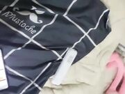 贵在真实 还不大会打扮的 脱光衣服穿个白丝袜 被大叔狠操 妹子表情好难受的样子