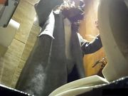 坐盗市最新流出GN牛人潜入公共场所偷拍精选近距离尿尿