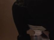 商场厕拍系列 几个妹子好像发现了被偷拍又不敢确定，只敢偷偷的喵一下