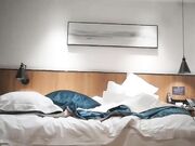 胖哥约甜美超短裙高端外围妹纸 大长美腿被扒个精光 坐在身上舌吻揉穴