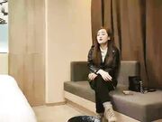 高颜值外围模特女黑色皮衣性感无比诱惑你的鸡鸡口交狂操