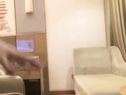 别舔了都是骚味，身材苗条很可爱的妹子说说操操被无套输出