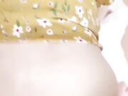 姐夫带着极品小姨子海边酒店开房各种姿势猛操她的无毛小嫩B