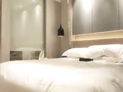 探花精选呆萌眼镜妹小骚货态度好后入啪啪交叉姿势爆插小穴