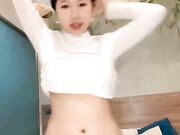 丝袜露脸纹身小妹酒店伺候小哥