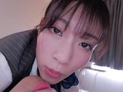 纤细的前台小姐进入要求按摩的男士房间3