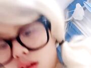 白丝露脸风骚学妹跟小哥激情啪啪性爱直播口交大鸡巴好大好粗让小哥压在身下