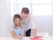 我的大学导师在学习期间操了我的紧致小穴