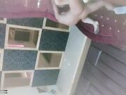 歌厅沙发主战场兄弟俩找两个漂亮公主激情4P大战怼着美女对着操