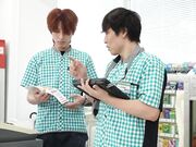 偶像级JK女生的惯偷被店长我逮住了1