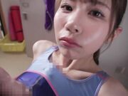 正值青春期的伊吹前辈身着犯规高叉泳衣1