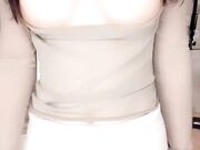 颜值小少妇被小哥爆草蹂躏，全程露脸深喉草嘴，压在身下打桩机式爆草，坚挺的骚奶子后入骚臀，呻吟可射好骚