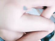 一排小姐姐 挑选人气最高的操 奇怪形状大屌男 各种姿势爆操 旁边还有解说