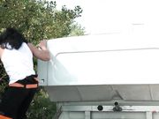 黑人辣妹用自己的肉体来支付拖车费