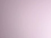 叛逆的眼神告诉她不要招惹他们 但女人的身体却被玩弄着