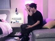 黑丝高跟女神发现被偷拍还表演艳舞 搔首弄姿配合直播 操完后主动说知道被偷拍