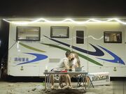 海滩露营在帐篷里激情爆操享受鱼水之欢