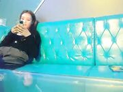 有錢就是任性包房唱KTV房內就地正法操爆騷女呻吟不斷