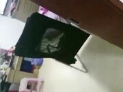 公公勾引儿媳 哄孙子睡觉儿媳露出大奶子被操