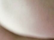 公公勾引儿媳 哄孙子睡觉儿媳露出大奶子被操