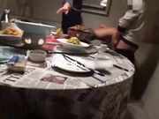 绿帽群P流出 约好友们吃饭 包房里扒光淫妻轮操