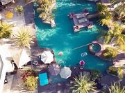 淫女们在后院的群交狂欢