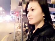 香港街头搭讪刚下班的美女回家干炮