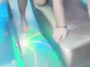 轻熟女KTV里多人运动 淫乱大乱斗