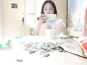勾搭良家大奶美女同事 长相漂亮大奶女同事要射了主动张嘴