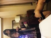 女主扮男人草自己还要喝尿