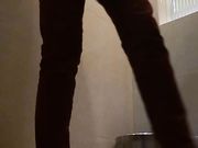 商场厕拍系列 两个妹子的滑板鞋，时尚时尚最时尚