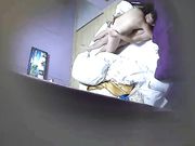 和骚妇女同事开房床都要被她摇塌