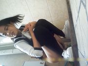 女厕露脸偷拍气质美女还真不少