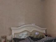 伪娘装扮成女人在家接客