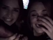 看电影期间姐妹花帮我口交