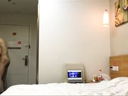 新婚少妇兰兰打着电话被强上