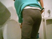 女厕偷拍来跳健美操的少妇