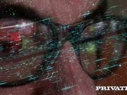 刑讯室被两个警察干屁眼的熟女