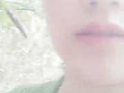 少妇白天勾搭小哥哥野外大战