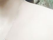 少妇白天勾搭小哥哥野外大战