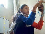 厕所偷拍 年轻的妹子果然青春靓丽2