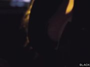 黑白大战-黑屌猛男抱着妹子干不停