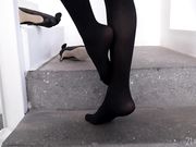 让保镖的大黑屌插屁眼的黑丝女郎