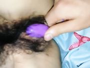 居家小女友还没脱掉内裤就被我搞的小穴流水浓情喷潮痉挛抽搐