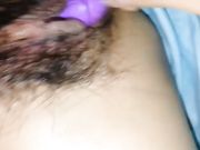 居家小女友还没脱掉内裤就被我搞的小穴流水浓情喷潮痉挛抽搐